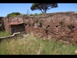 08399 ostia - regio v - insula iii - edificio (v,iii,2) - noerdl raeume - oestl raum - nordwand - 06-2024.jpg